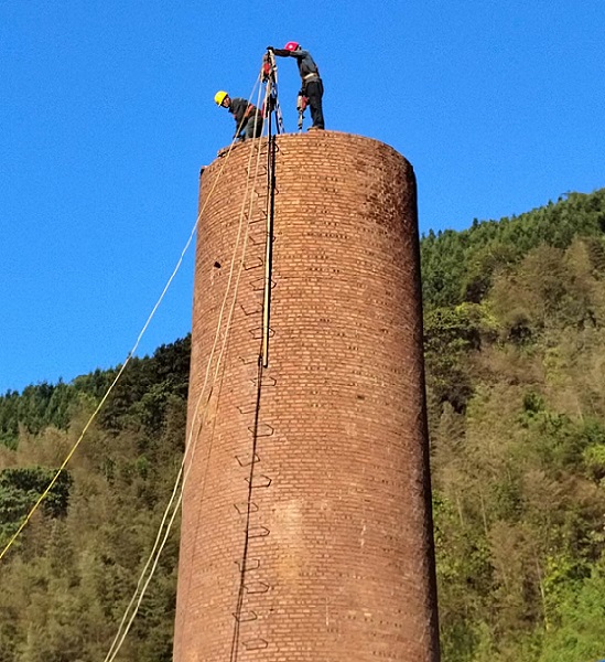 高空拆除公司:我們在行動,安全環(huán)保,一步到位！
